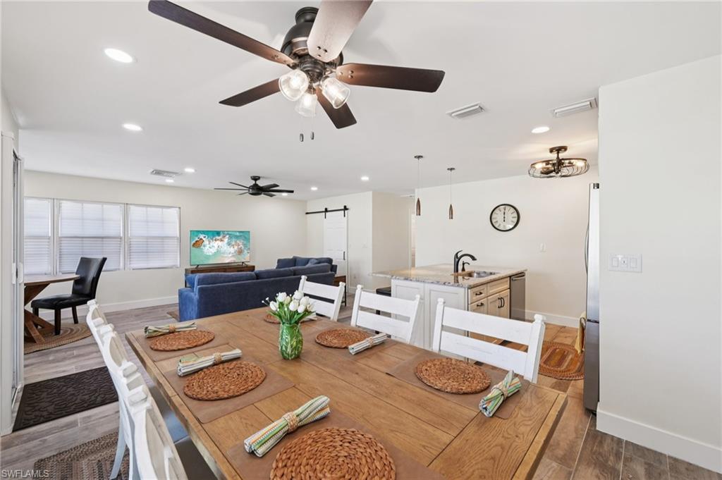 210 Hibiscus DR photo 11
