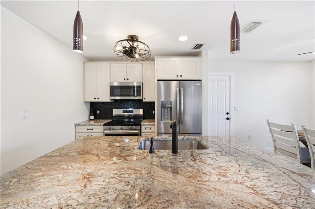 210 Hibiscus DR