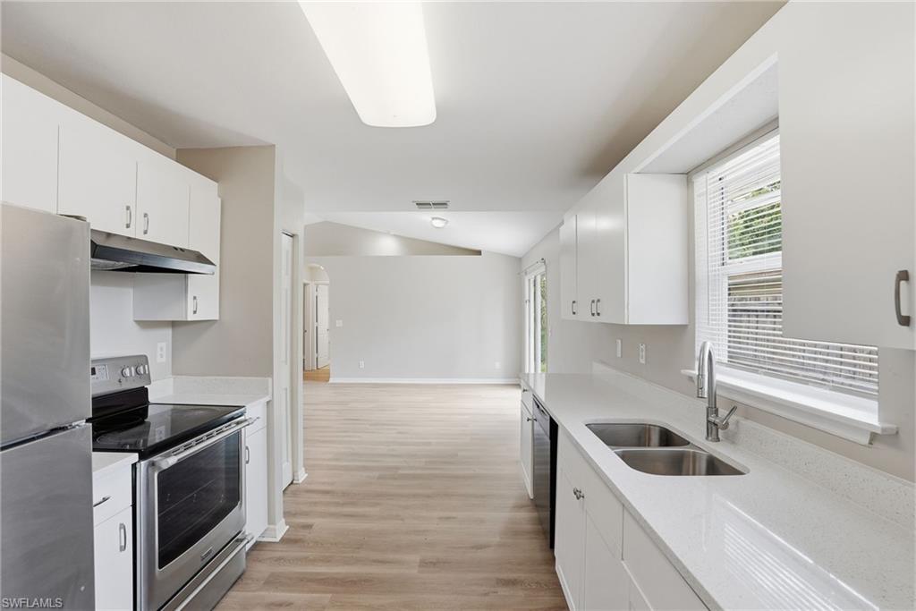 26311 Coventry LN 313 photo 15