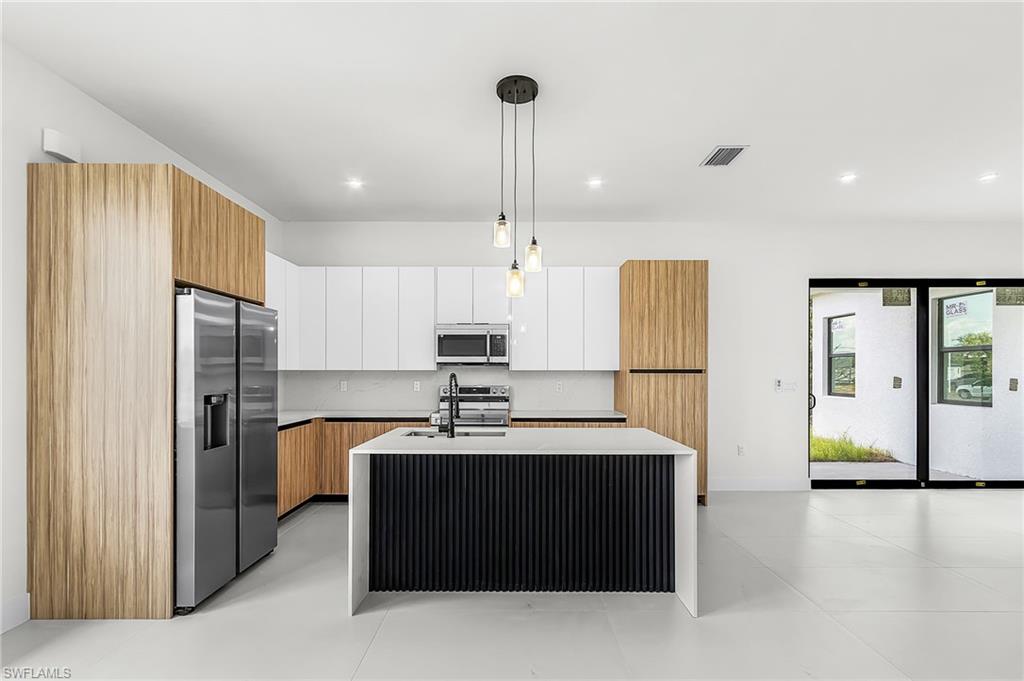 1322 NE 5th PL photo 8