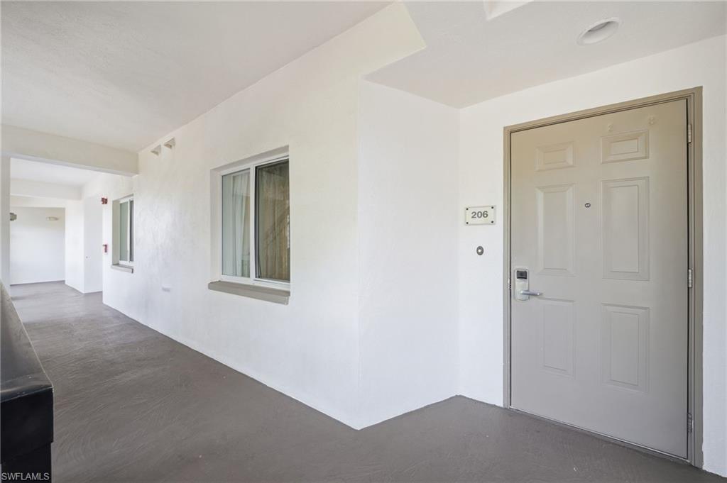 221 9th ST S 206 photo 27