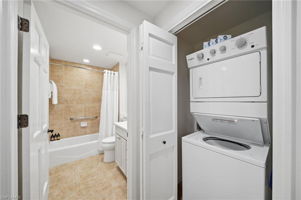 221 9th ST S 206 photo 22