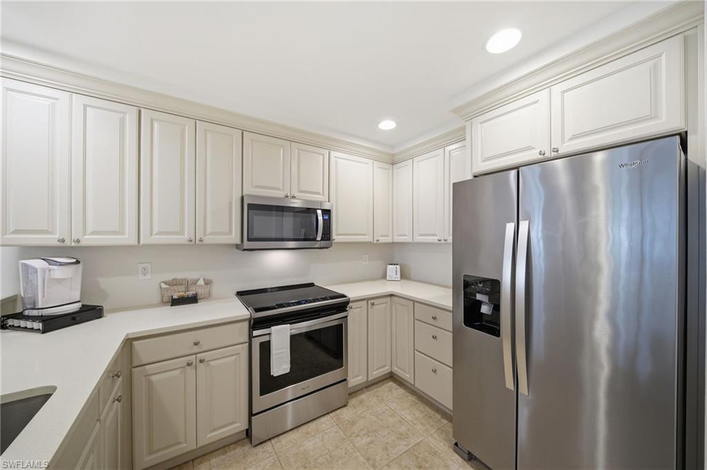 221 9th ST S 206