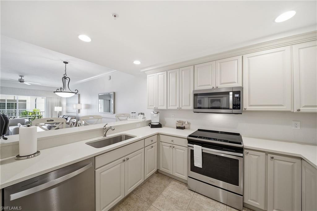 221 9th ST S 206