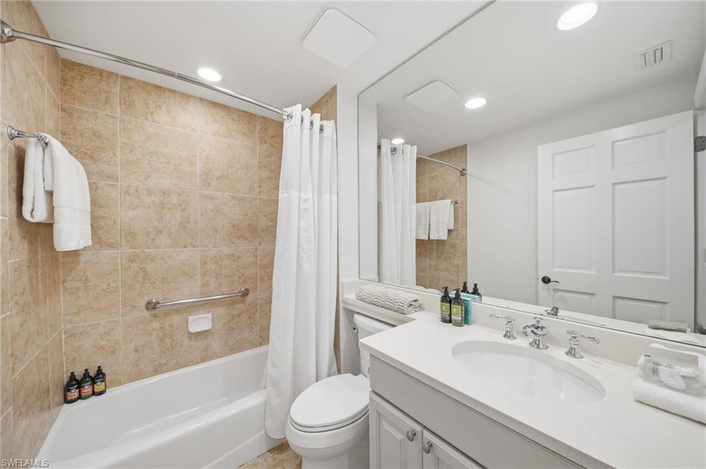 221 9th ST S 206 photo 21