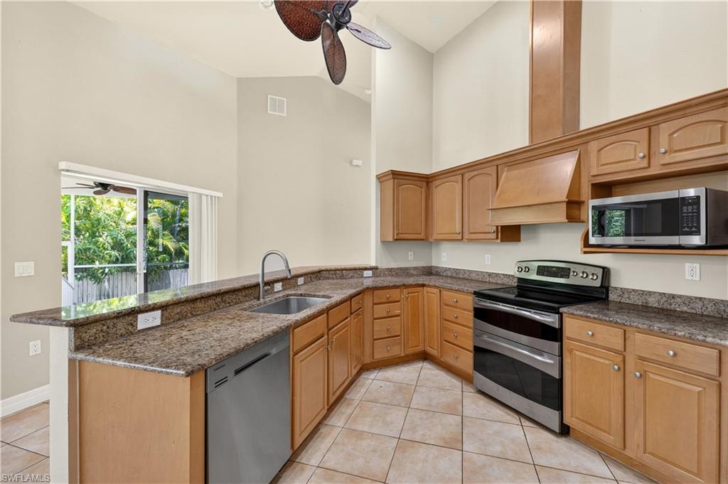 7930 Sandel Wood CIR W photo 17