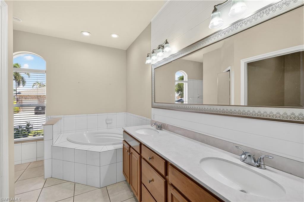 7930 Sandel Wood CIR W photo 20