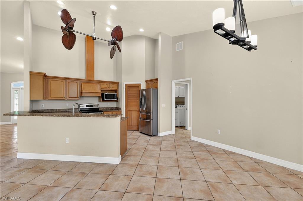 7930 Sandel Wood CIR W photo 15
