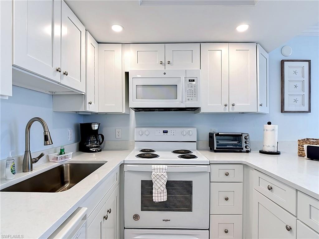 100 Estero BLVD 531 photo 22