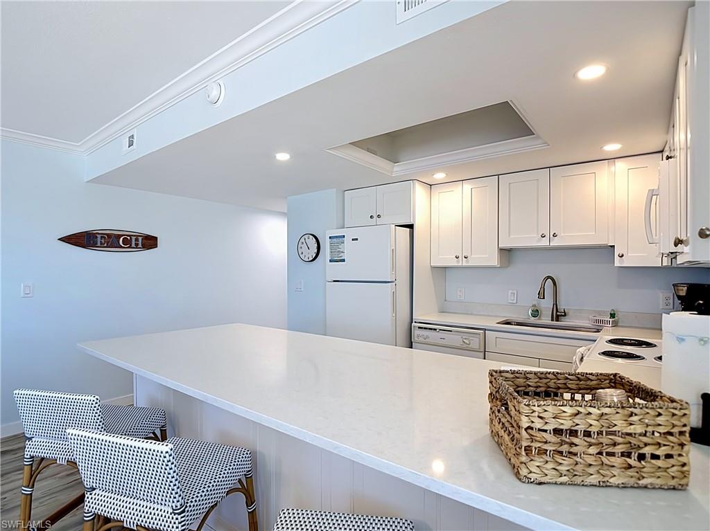 100 Estero BLVD 531 photo 25