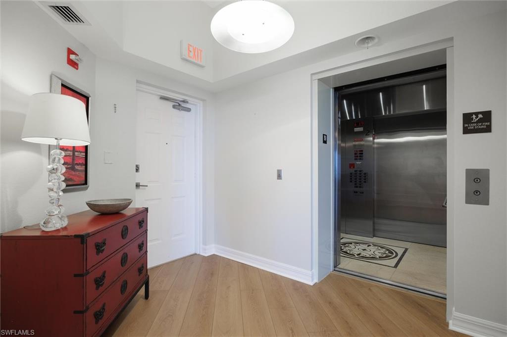 Private_elevator_foyer