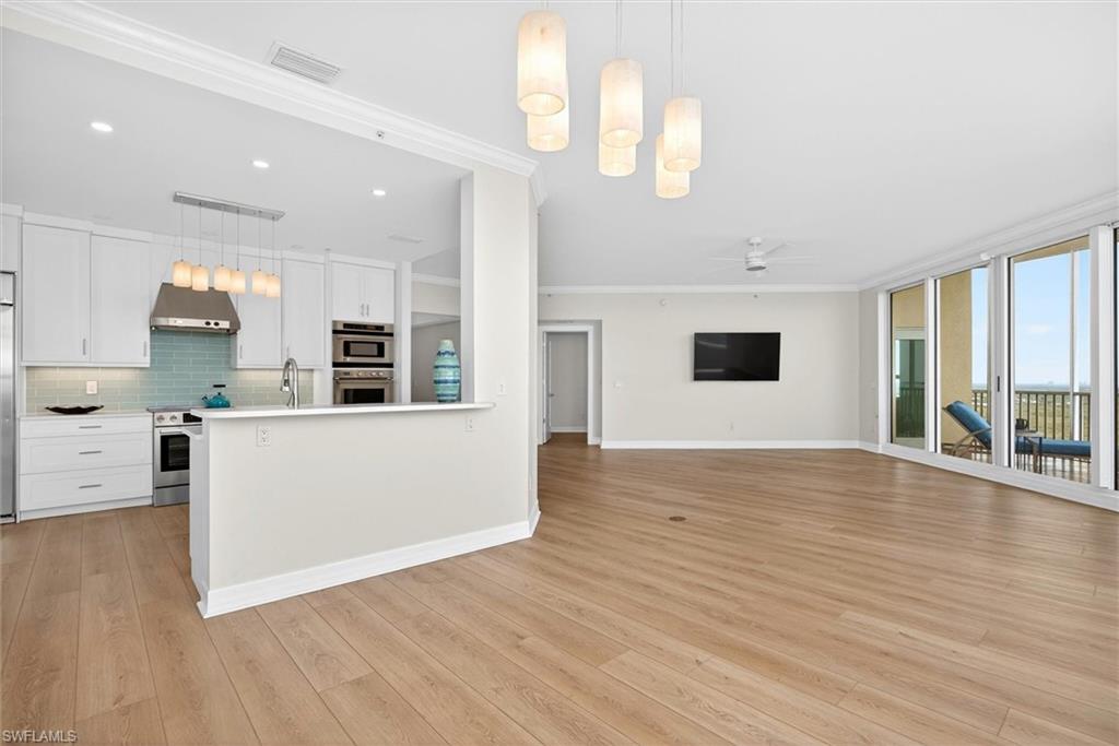 Great_rm_wo_virtual_staging