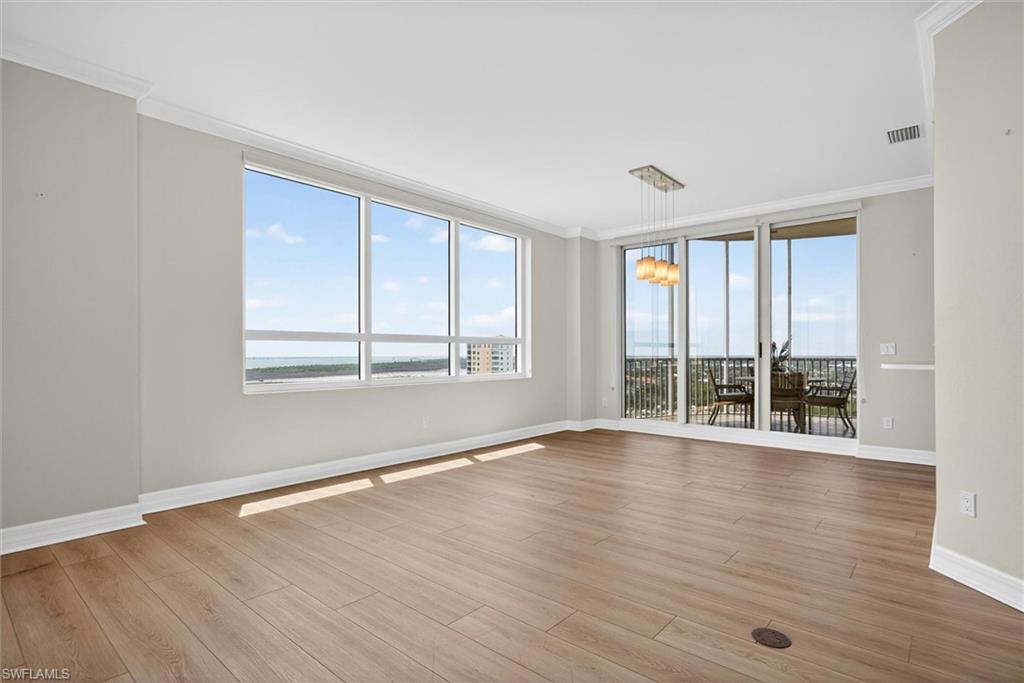 Dining_area_wo_virtual_staging