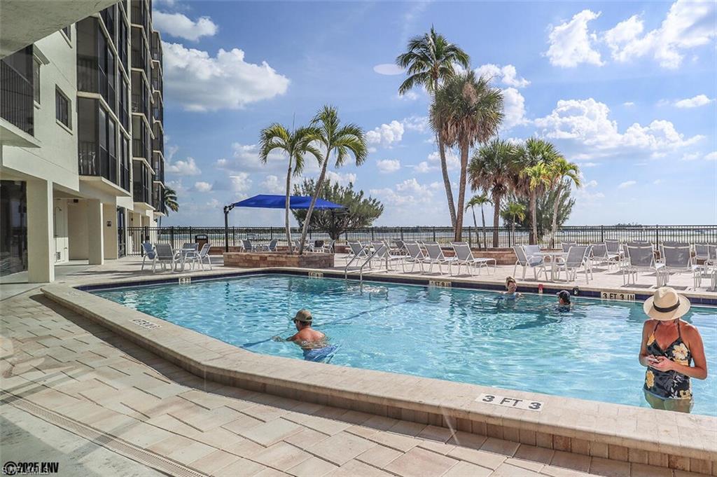 8350 Estero BLVD 423 photo 20