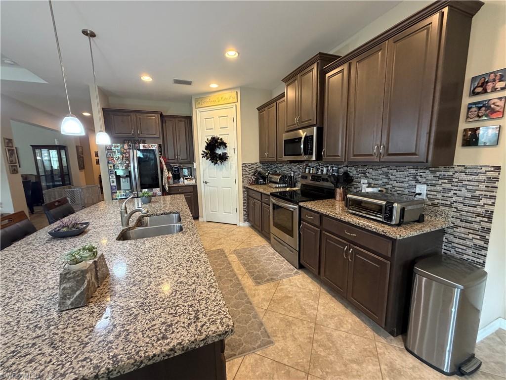 3115 Amadora CIR photo 13