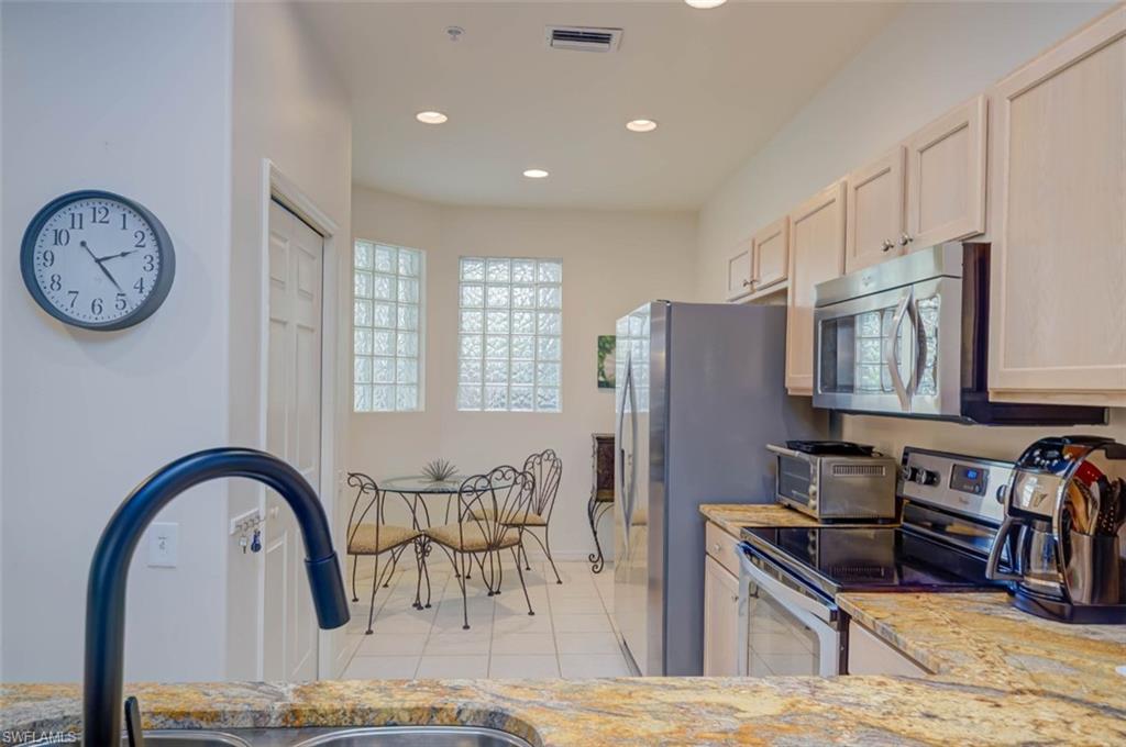 8223 Parkstone PL 102 photo 13