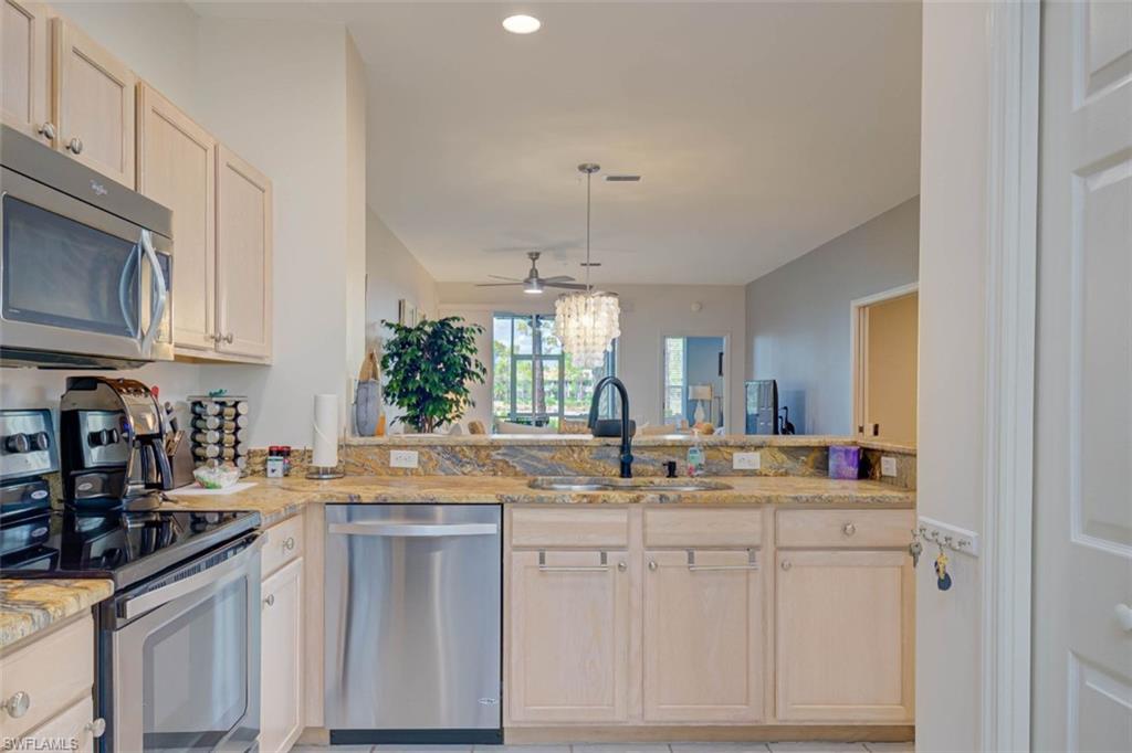8223 Parkstone PL 102 photo 15