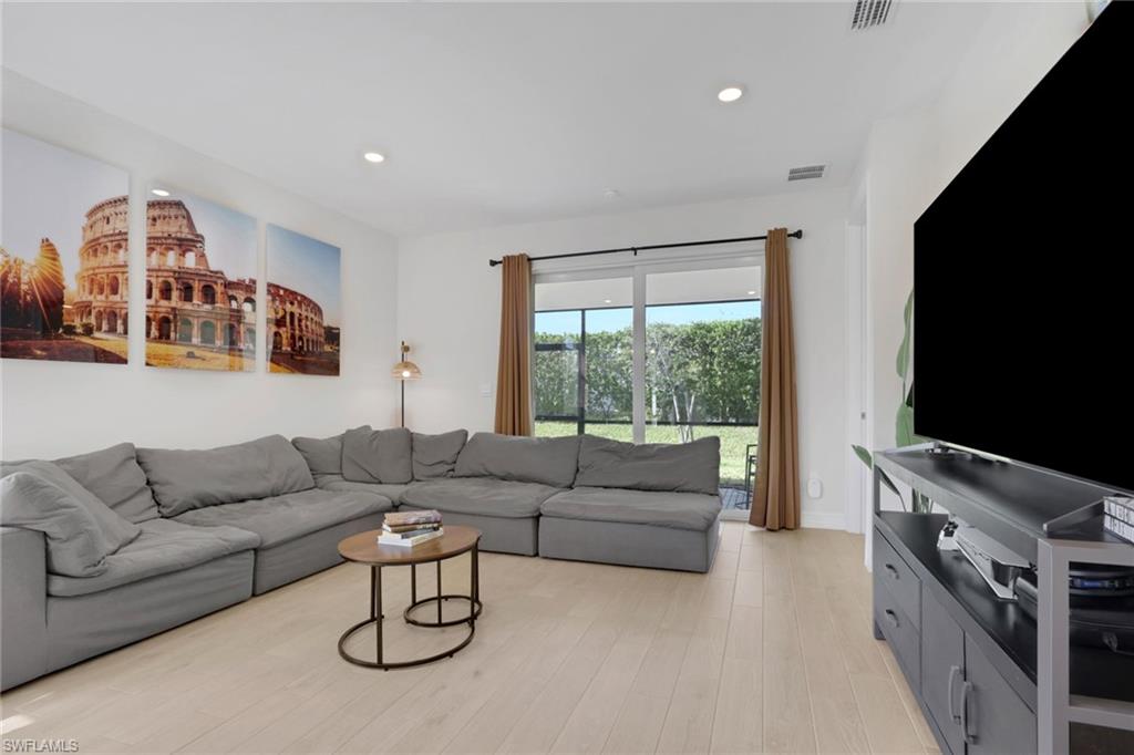 831 Enbrook LOOP