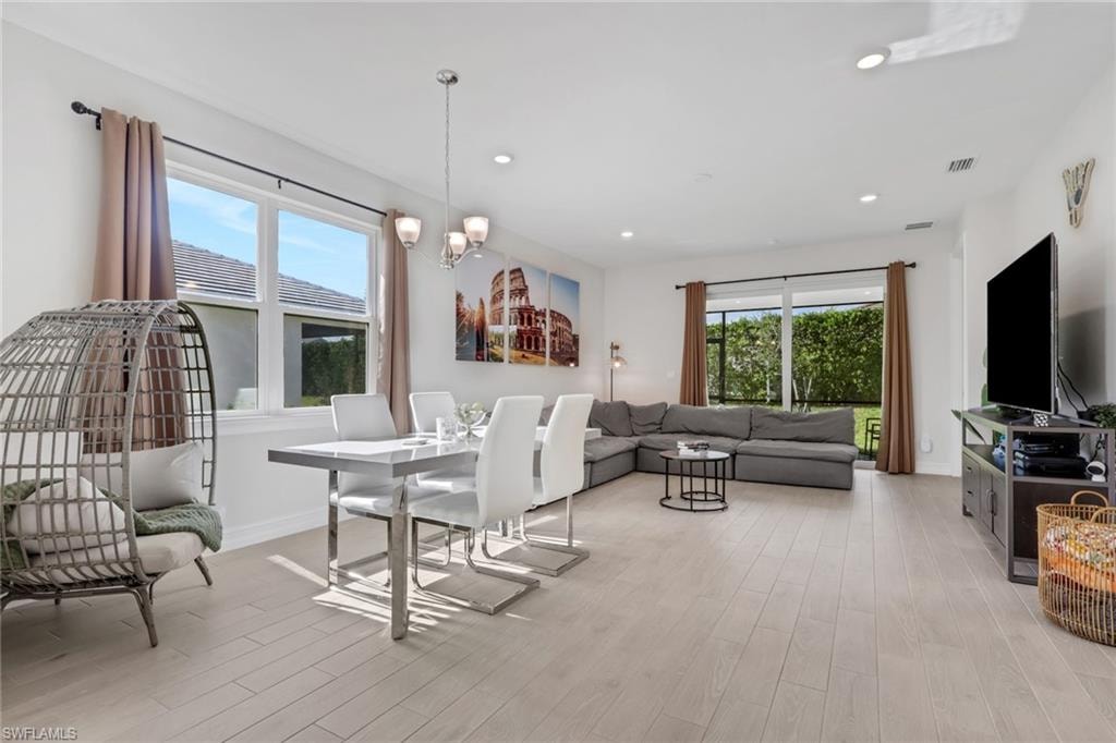 831 Enbrook LOOP