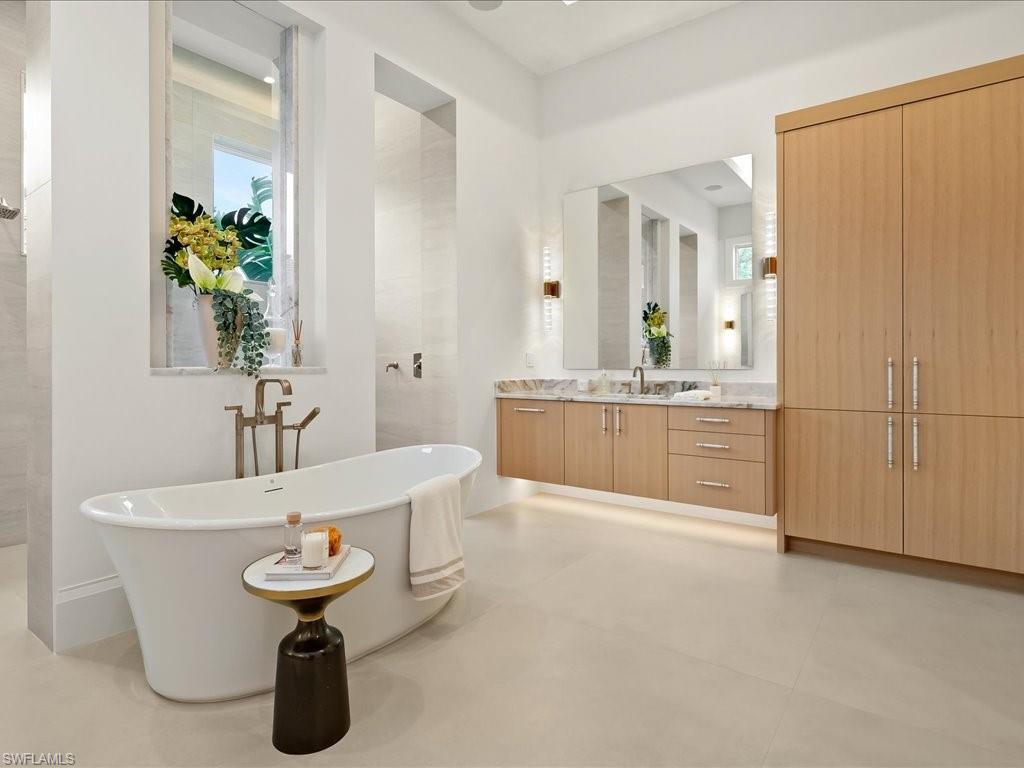 500 Ridge DR photo 32