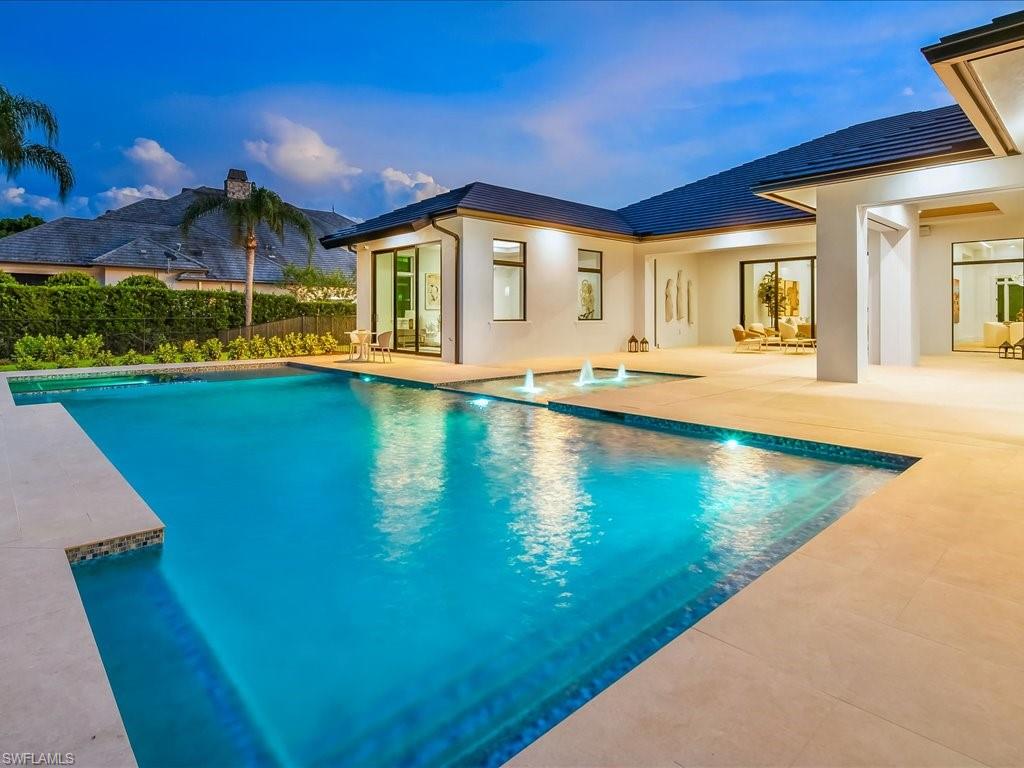 500 Ridge DR