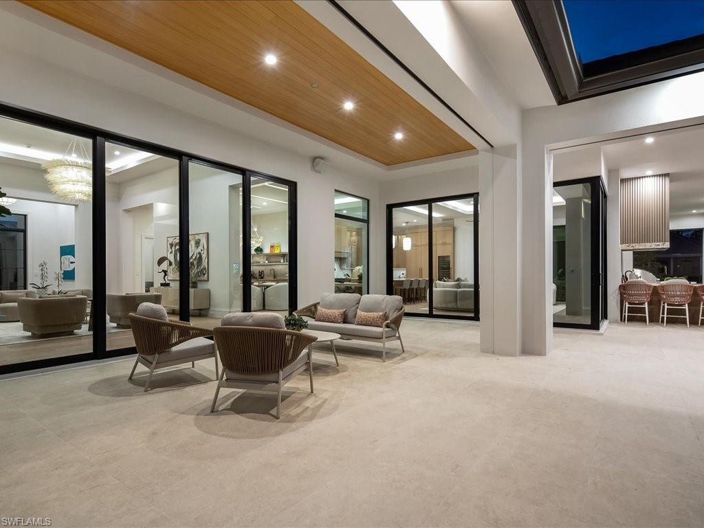 500 Ridge DR photo 9
