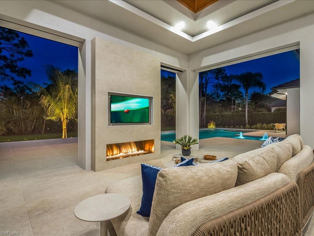500 Ridge DR photo 10