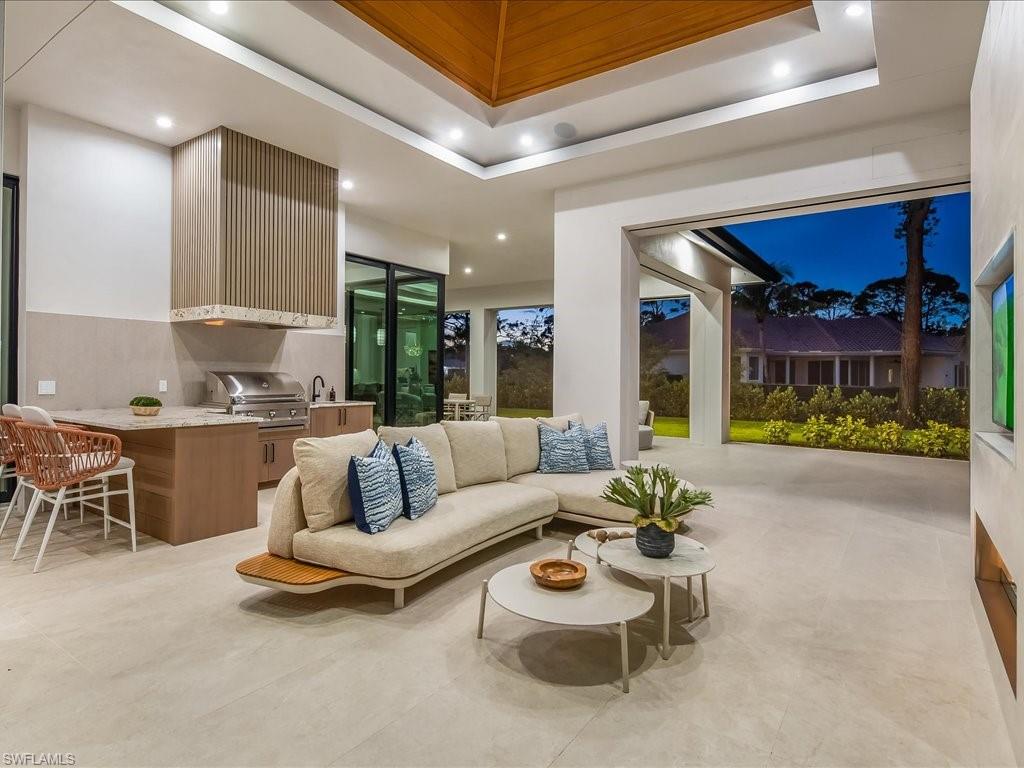 500 Ridge DR photo 11