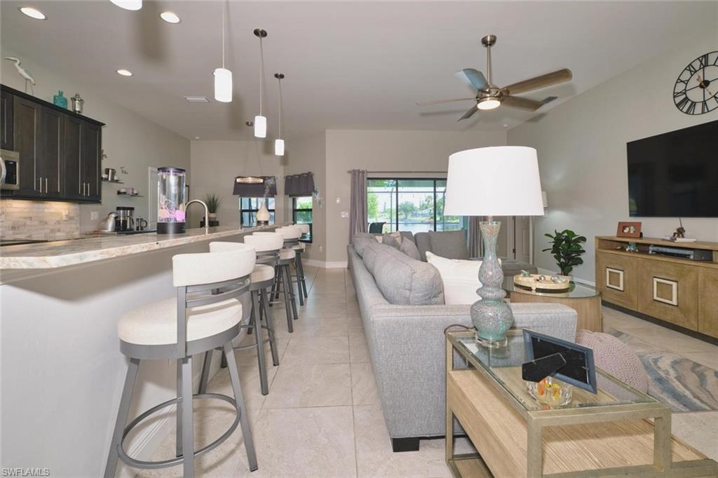 ENTERTAINING LAYOUT