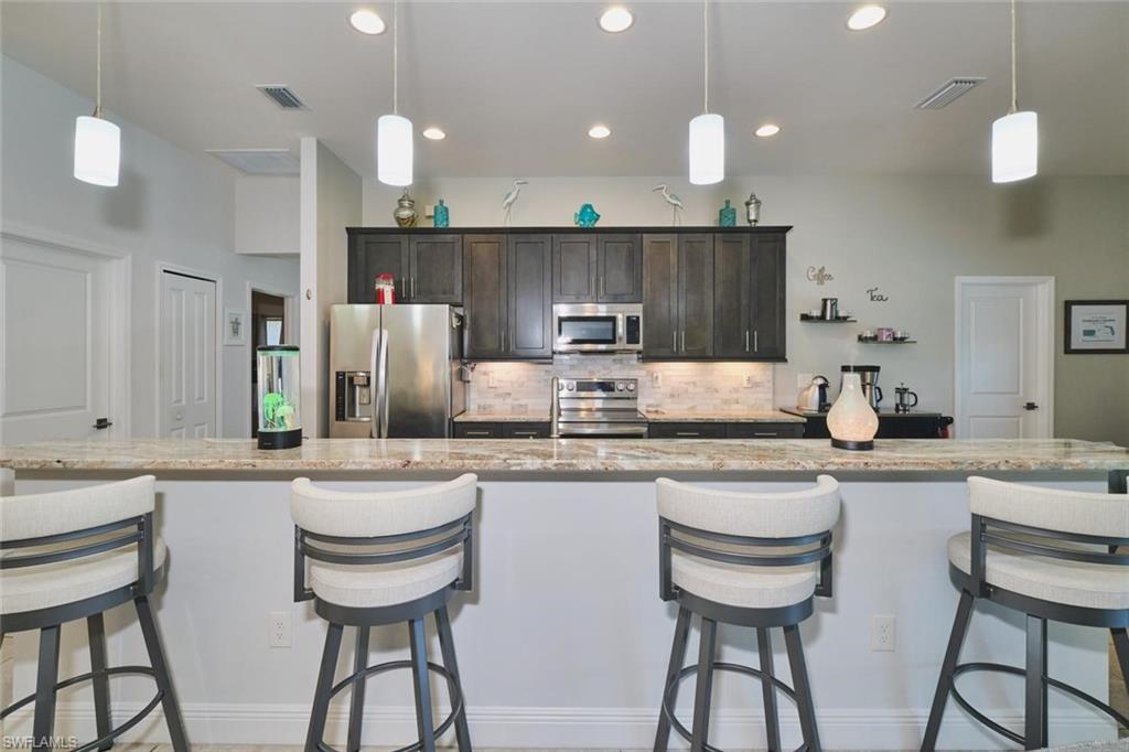 BREAKFAST BAR
