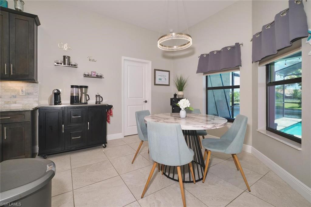 Kitchen dining area