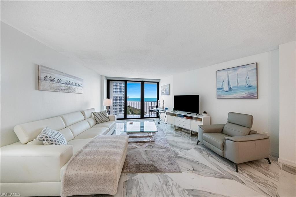 320 Seaview CT 1207