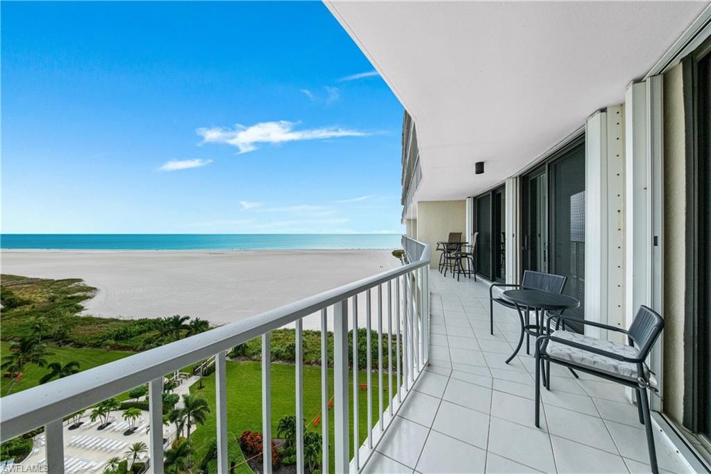 320 Seaview CT 1207