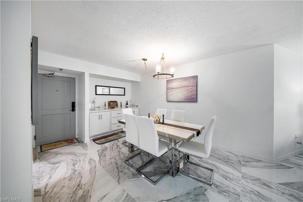 320 Seaview CT 1207 photo 8
