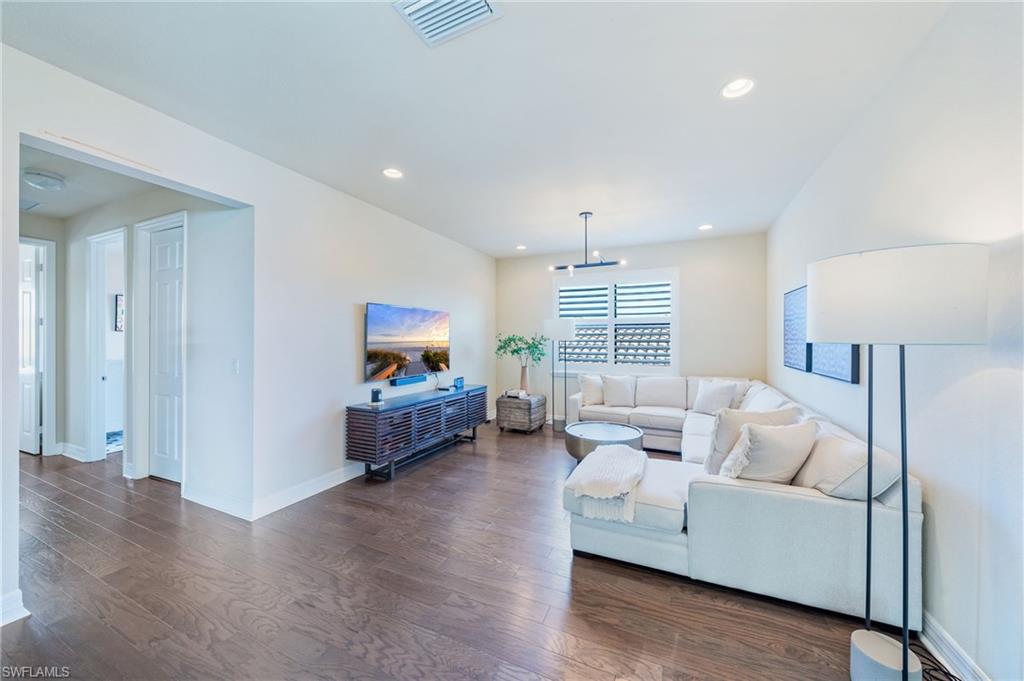 11546 Meadowrun CIR photo 16