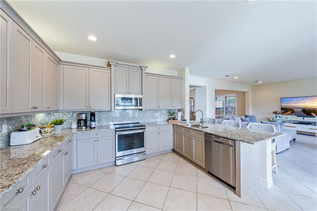 11546 Meadowrun CIR photo 10