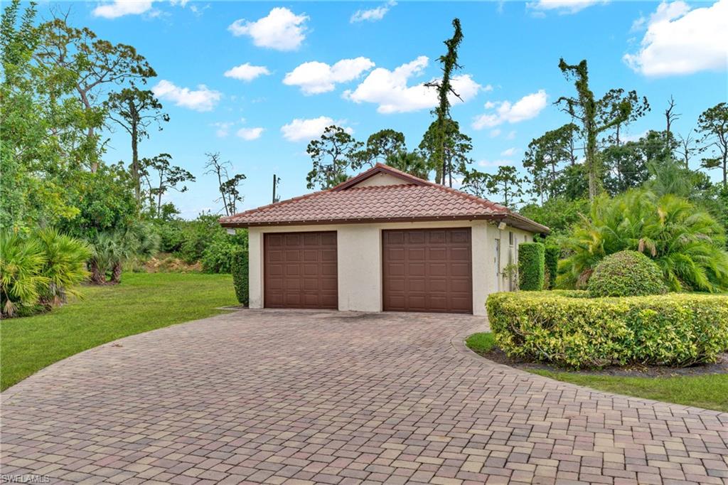 detached garage