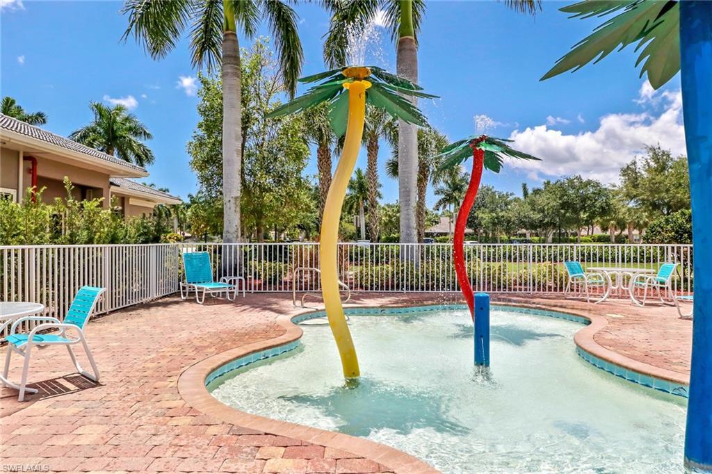 kiddie pool with fun palm tree fountains