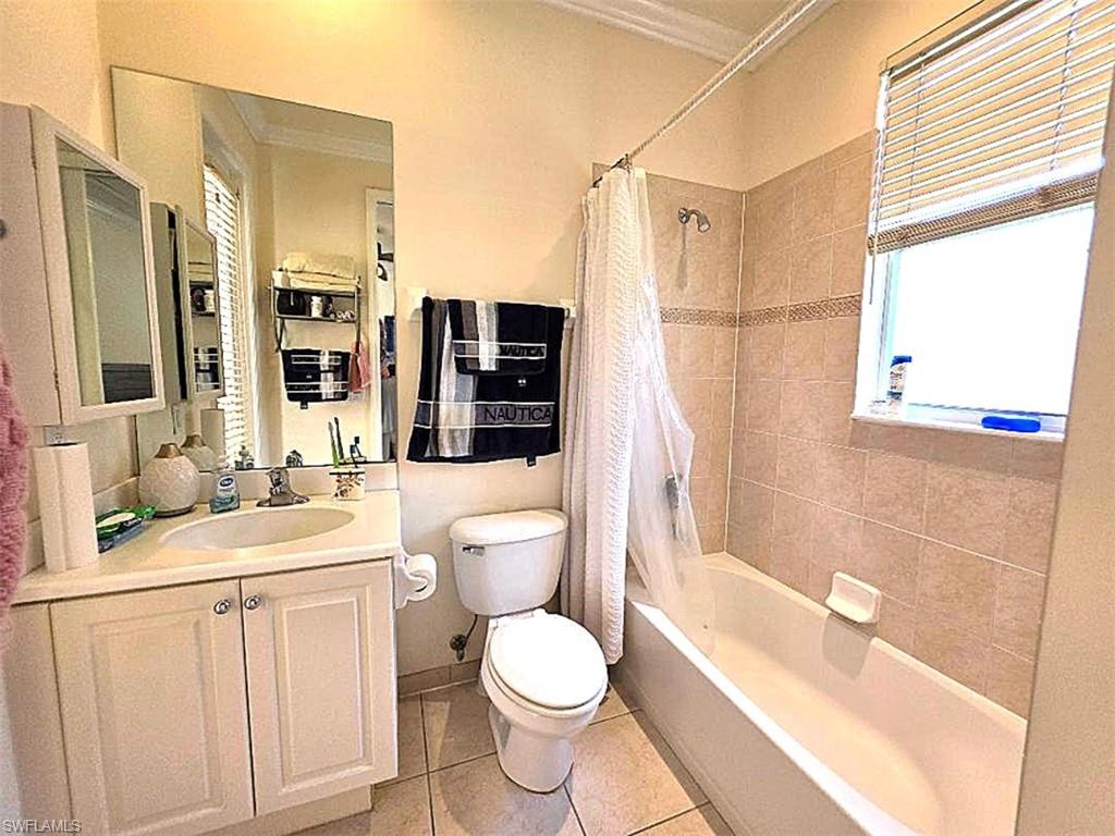 CABANA BATHROM VIEW 1