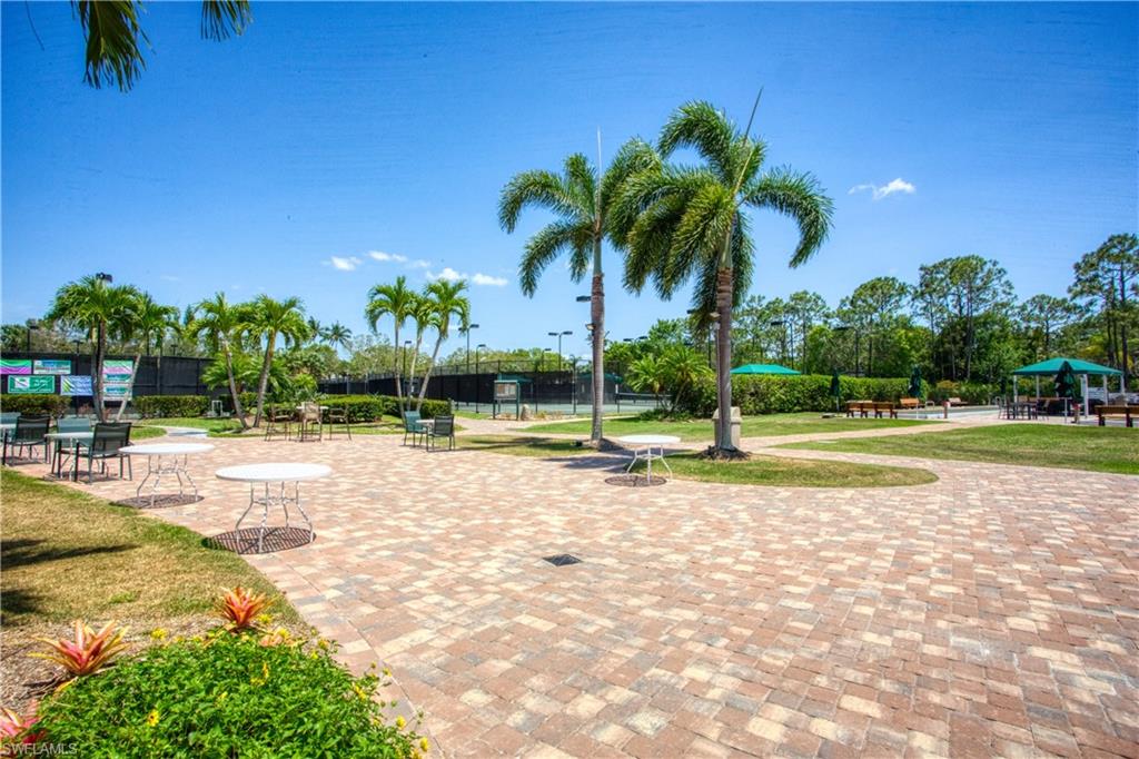 CLUBHOUSE COURTYARD