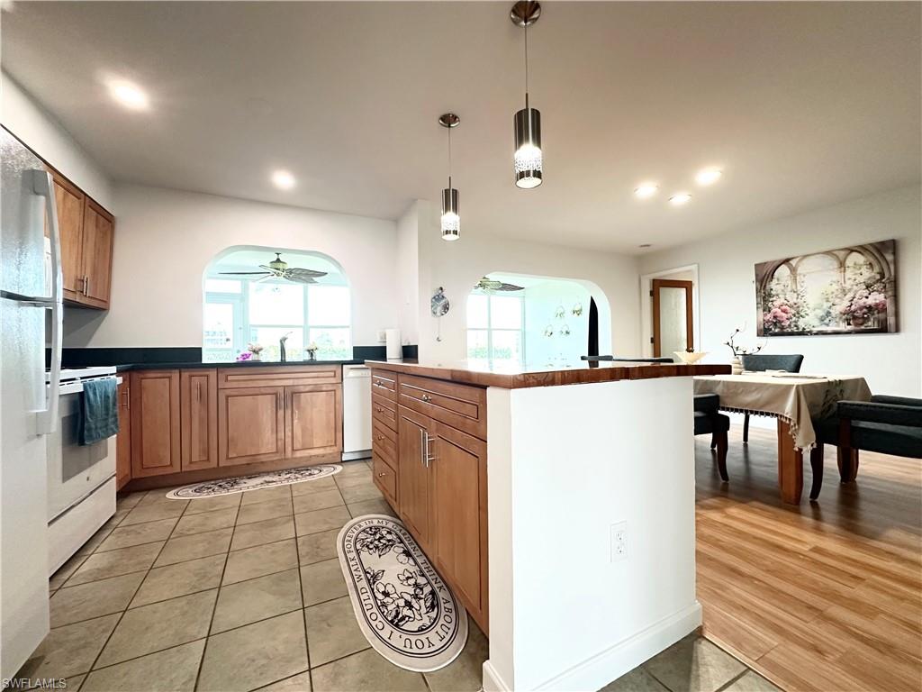 3439 Boca Ciega DR E7