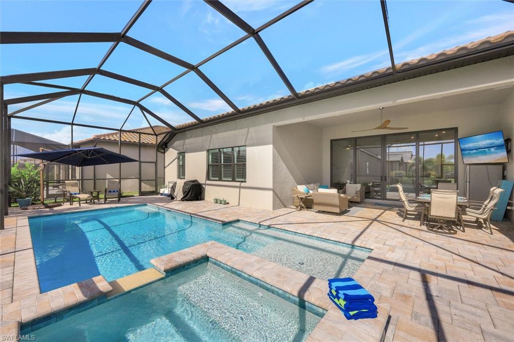 Salt water pool/spa Lanai is upgraded with no-see-um screens
