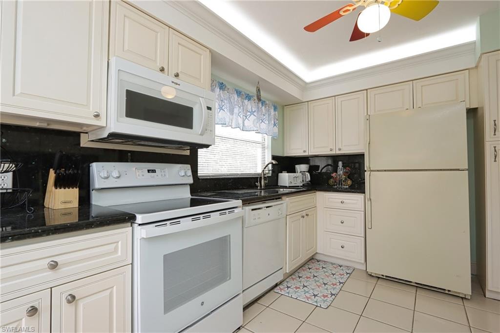549 Beachwalk CIR photo 9