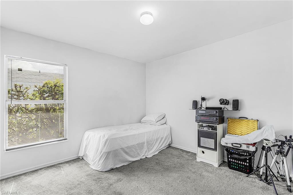 307 NE 25th TER photo 12