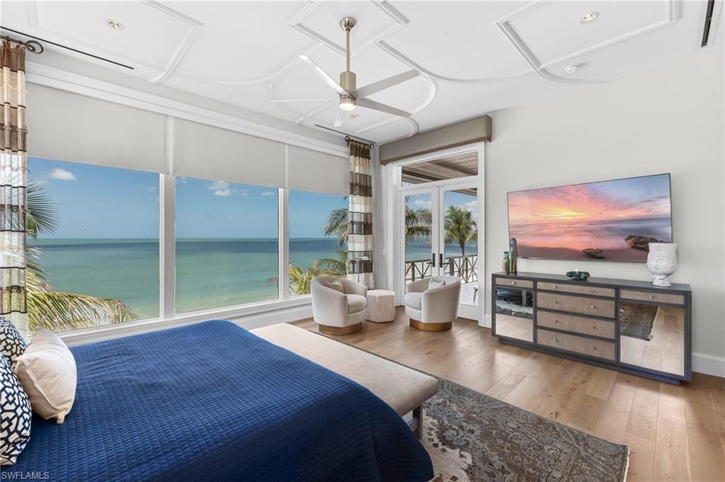 Access to beach balcony