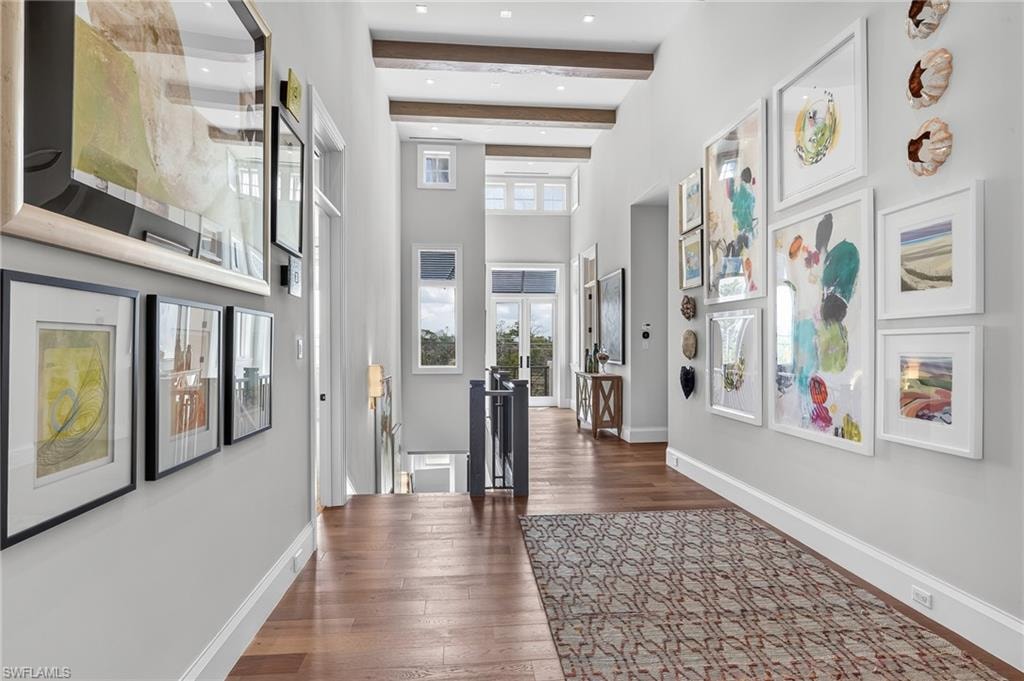 Gallery Wall - turnkey furnished