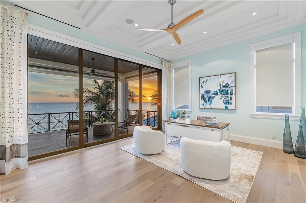 Office or guest bedroom 4 with beach balcony at sunset