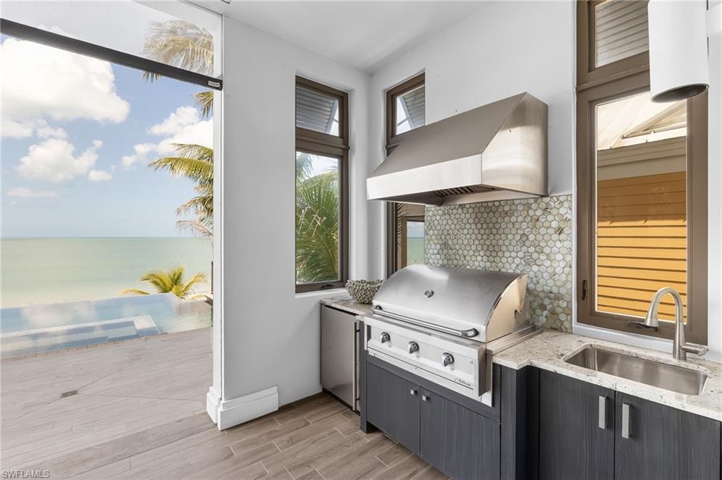 Outdoor Kitchen