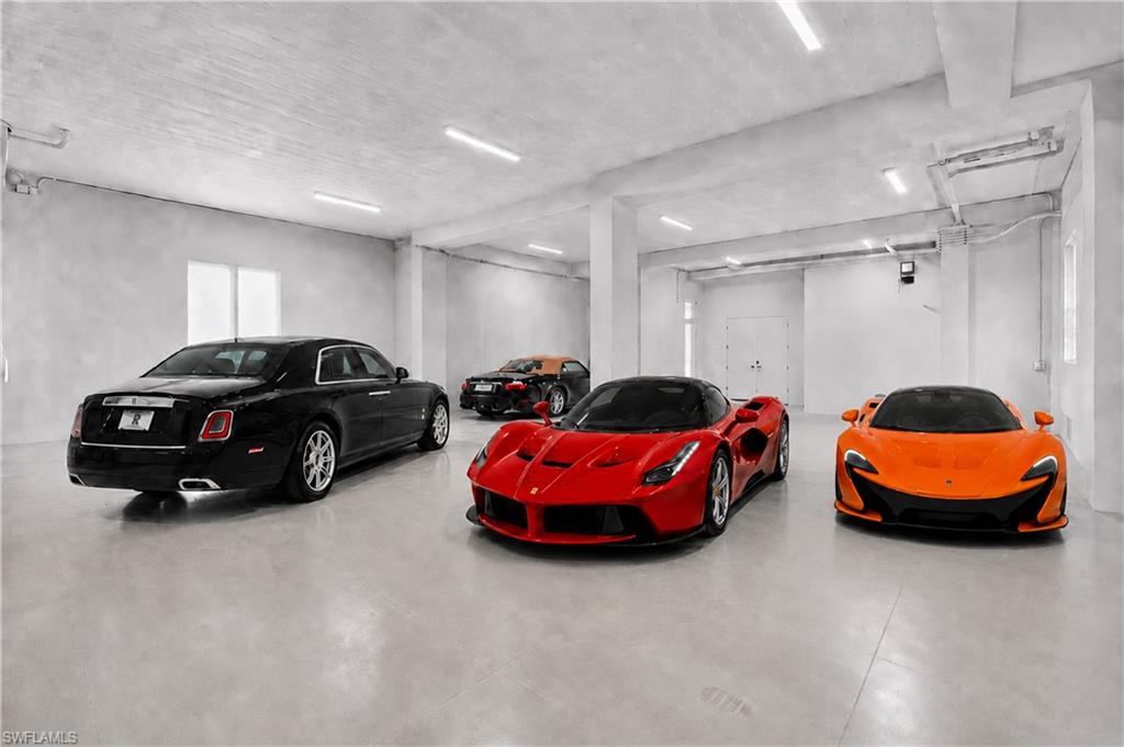 6 plus car garage