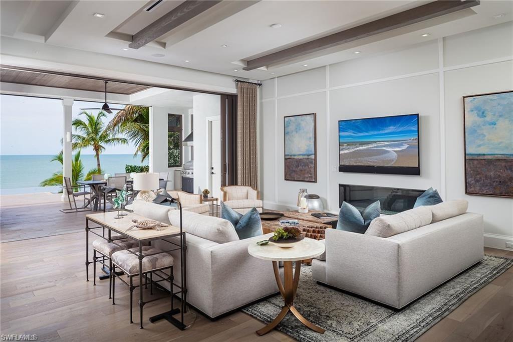 Living area with fireplace - Gulf views